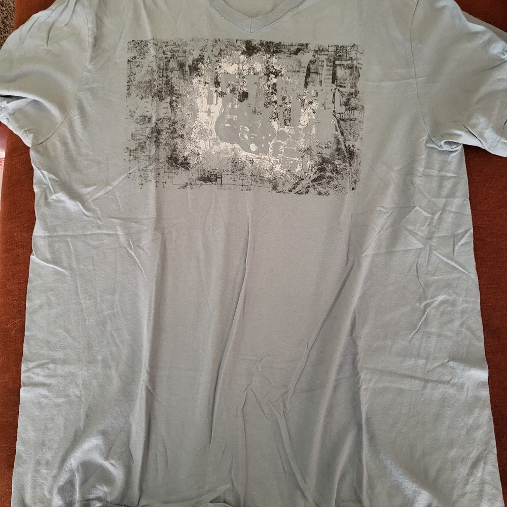 Men's DKNY t shirt